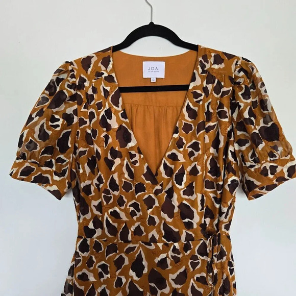 Anthropologie J.O.A. Dotted + Spotted Wrap Mini Dress Brown Multi Size L - Picture 6 of 15